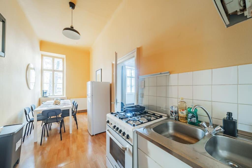 Zentrale Fuer Entdecker Appartamento